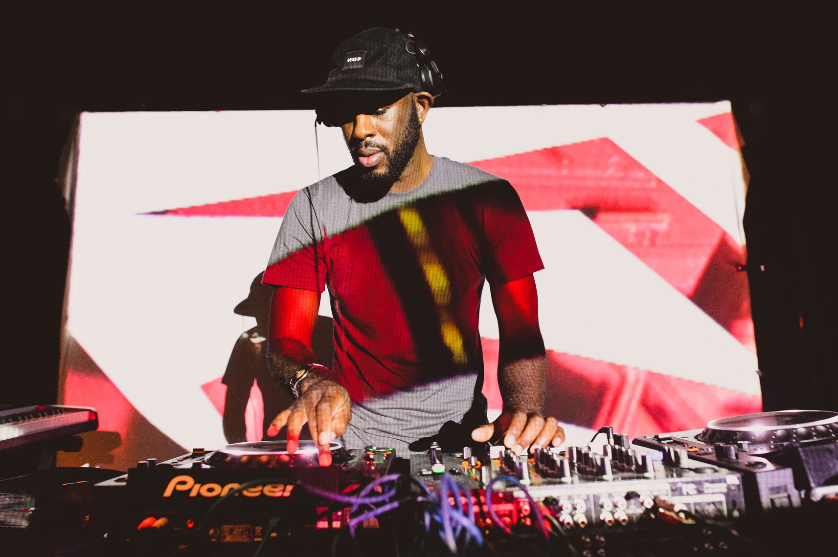 T.-Williams-performs-at-the-2013-Mountain-Oasis-Electronic-Music-Summit-2