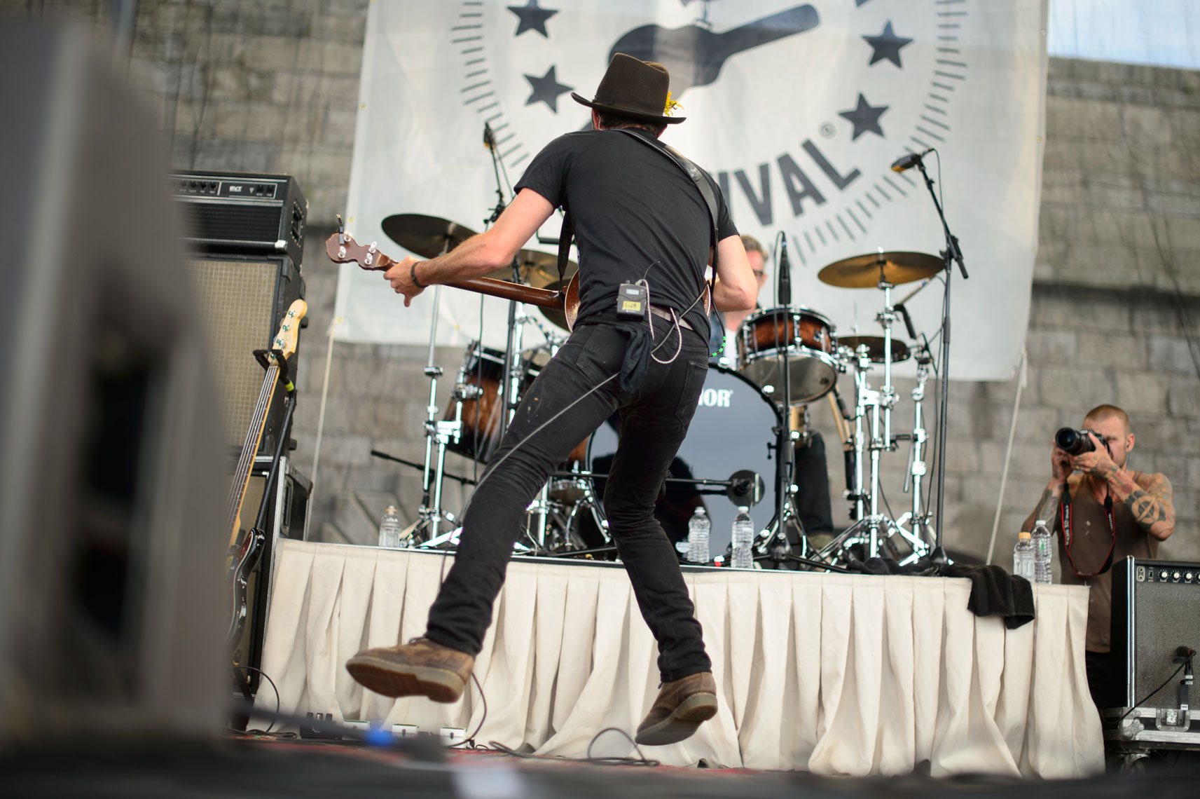The-Avett-Brothers-performs-at-the-2013-Newport-Folk-Festival-2