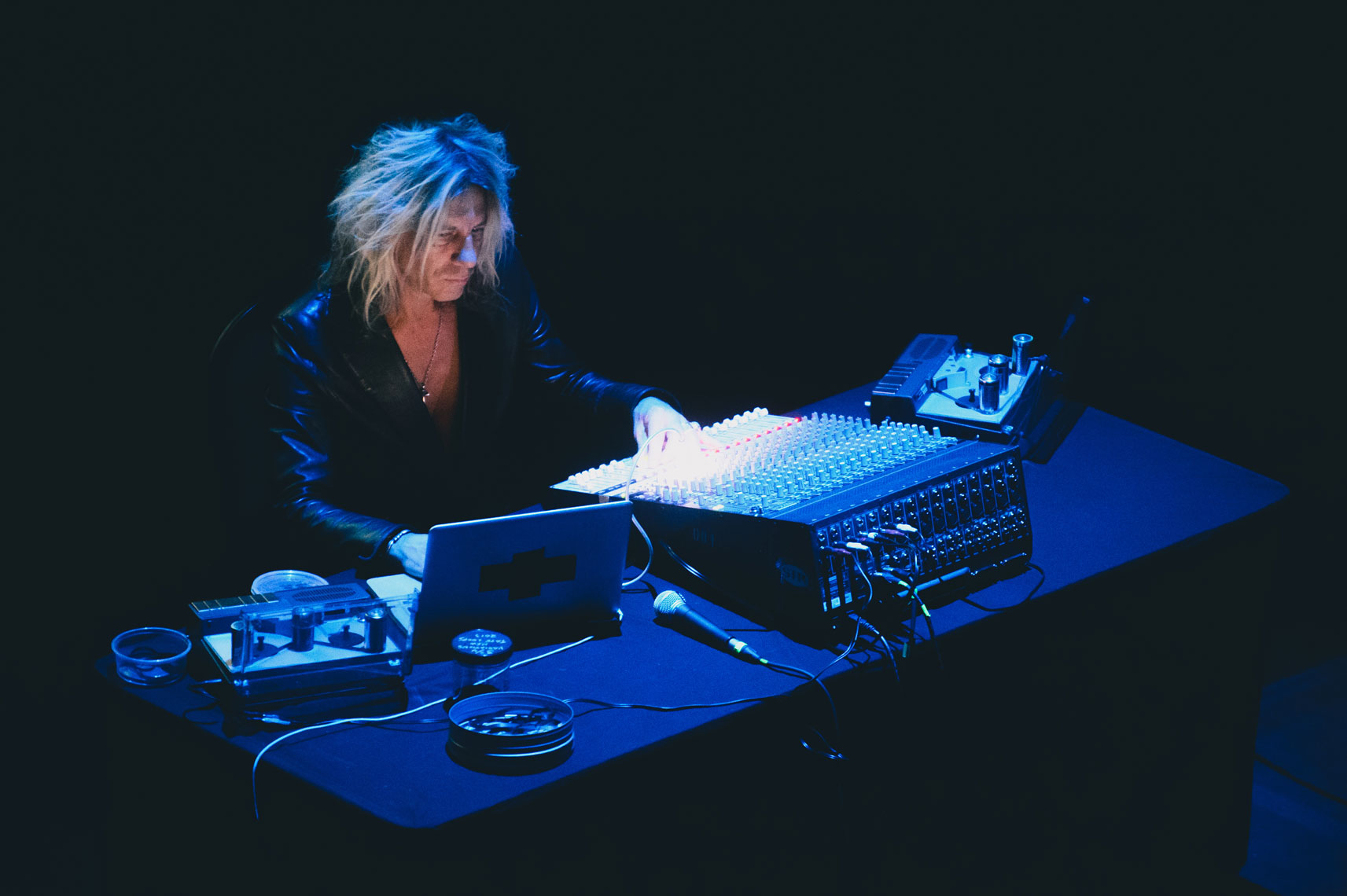William-Basinski-performs-at-the-2013-Mountain-Oasis-Electronic-Music-Summit
